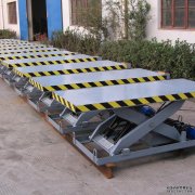 導(dǎo)軌式升降平臺(tái)